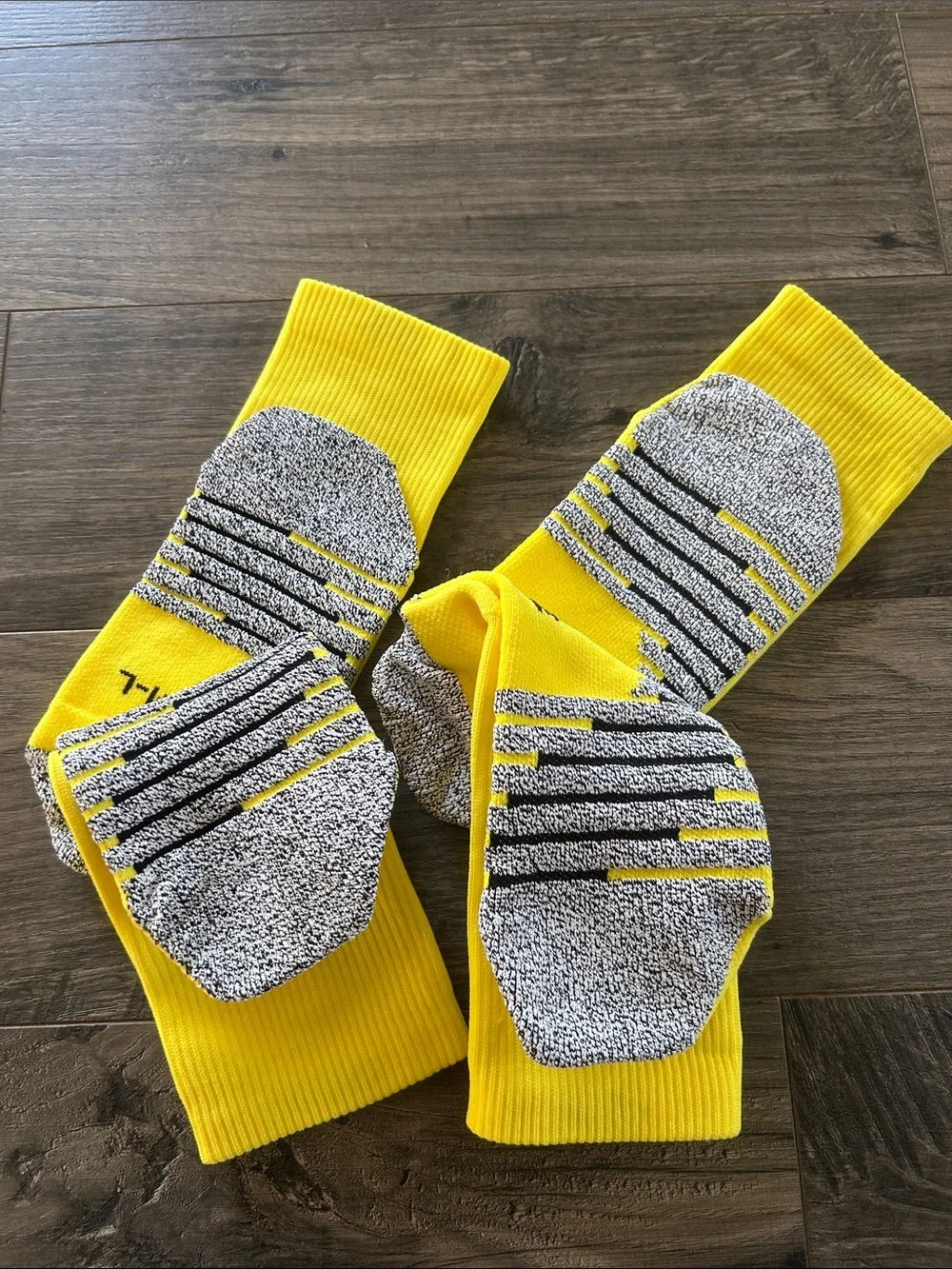 Nike Grip Crew Socks Men’s Medium NEW